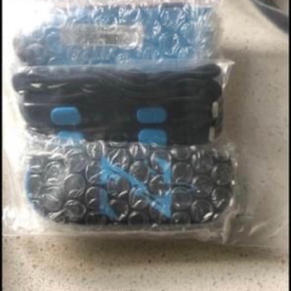 Legend of Zelda Nintendo Switch Controllers - Picture 2 of 4